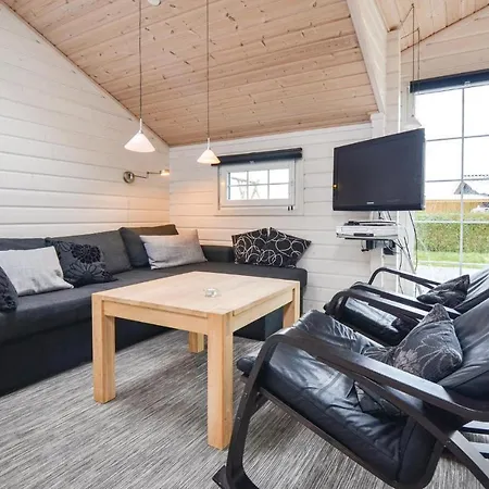 Stunning In With Kitchen Rønde