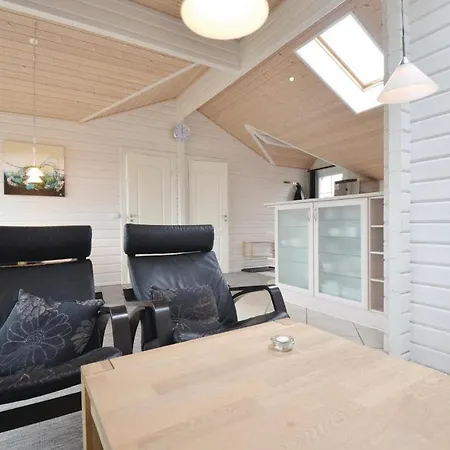 Σπίτι διακοπών Stunning Home In Ronde With Kitchen